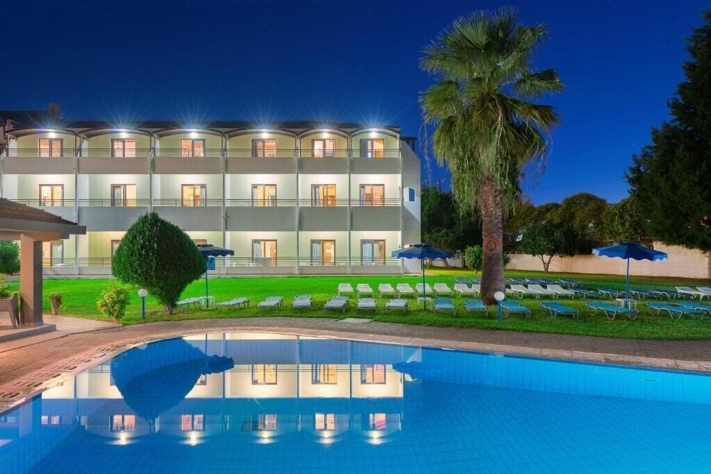Отель Matoula Beach 3*