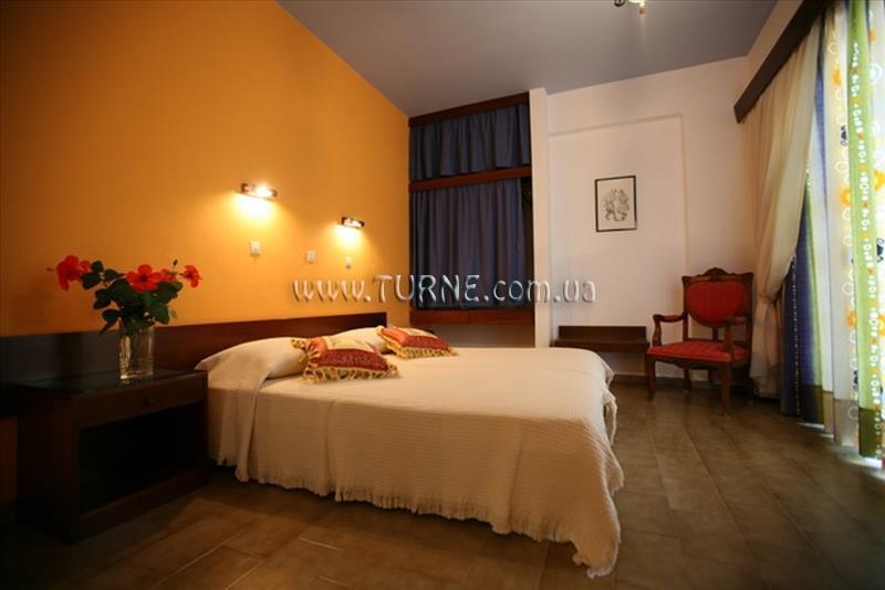 Готель Reni Aparts & Studios апартаменты