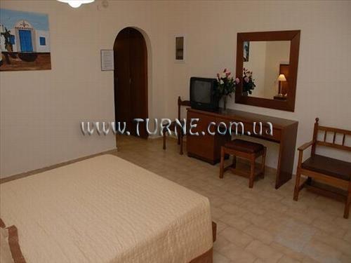 Готель Paleos Apts 3*