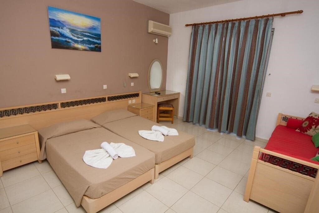 Изображение White Palace Studios 3*