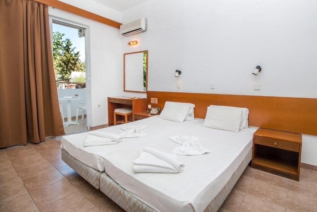 Фото Achousa Hotel 3*