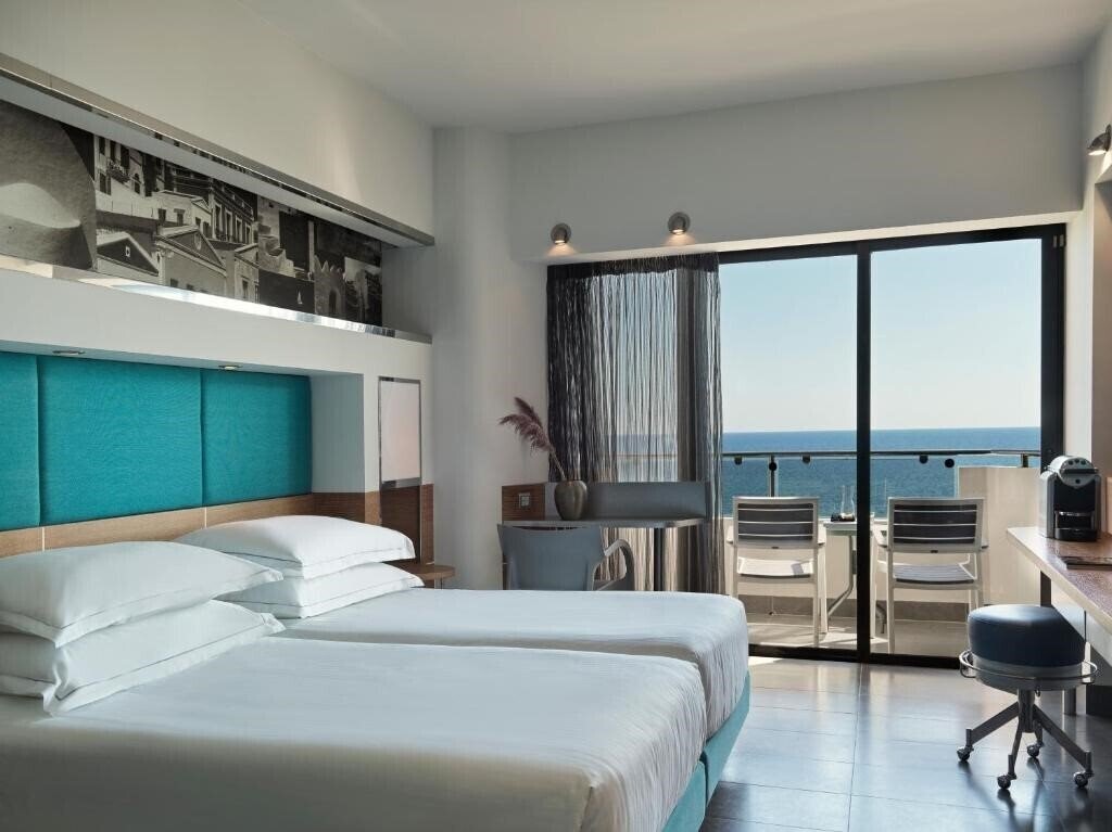 Фотография Esperos Palace 4*