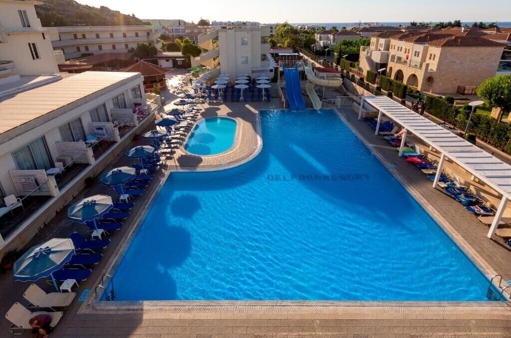 Готель Delfinia Resort Hotel 4*