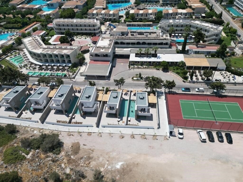 Фото Delfinia Resort Hotel 4*