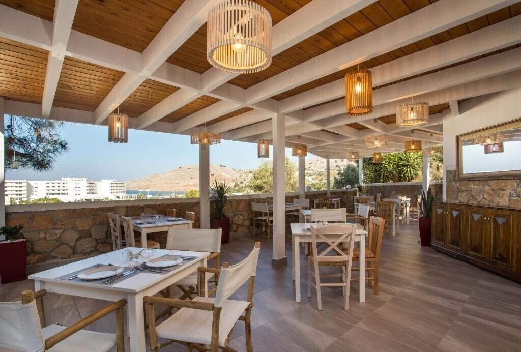 Фото Lindos White Hotel & Suites 4*