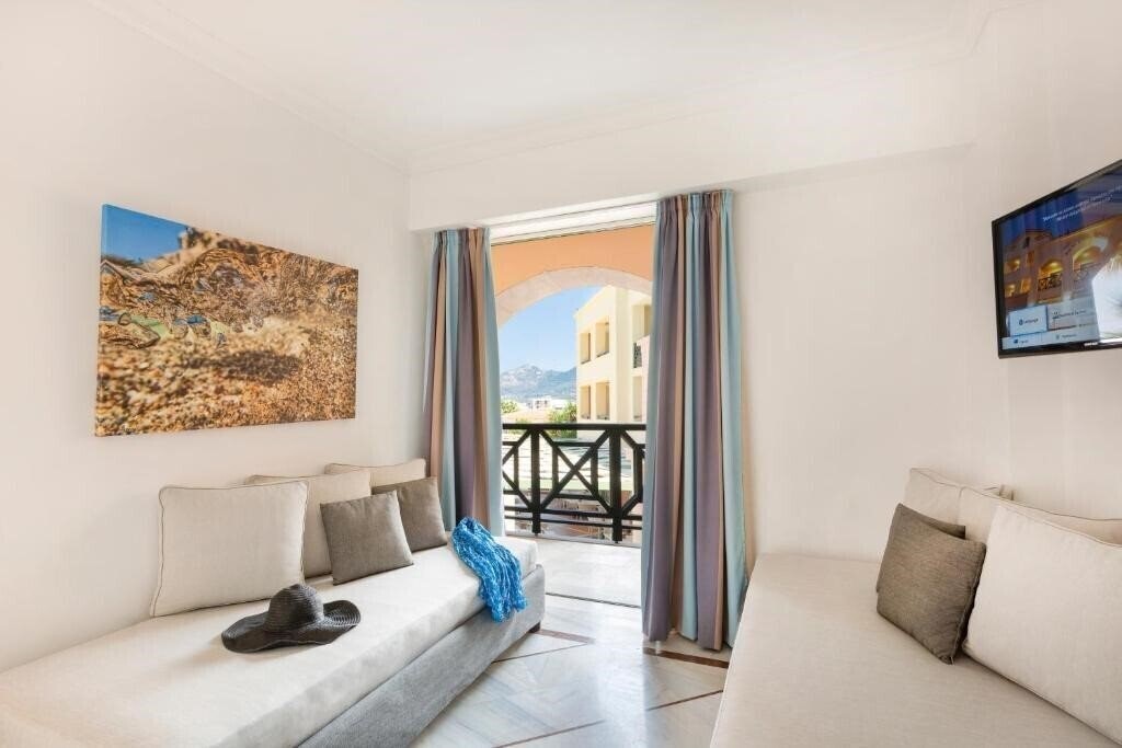 Фото Samaina Inn 4*