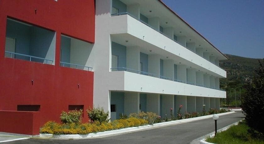 Готель Zefiros Beach 3*