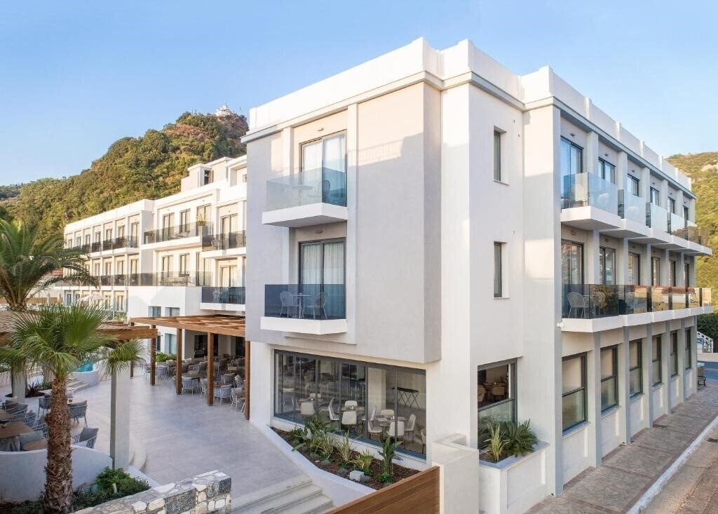 Фото Samian Mare Hotel Suites & SPA 4*