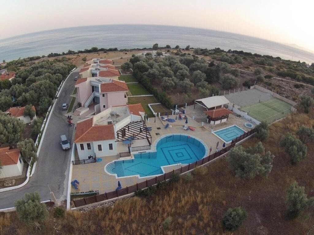 Готель Kyma Hotel 4*