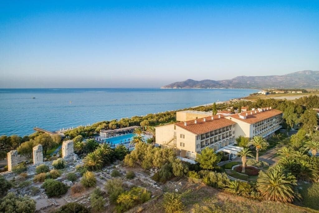 Готель Doryssa Seaside Resort 5*
