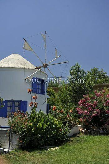 Готель Anemomilos Suites Fira 2*