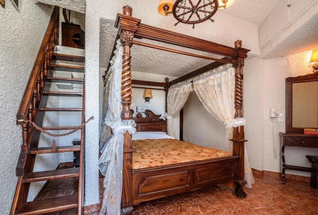 Картинка Porto Perissa Hotel 3*