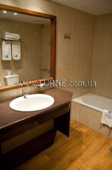 Готель Mediterranean Beach 4*