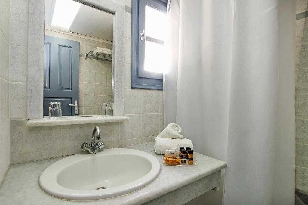 Фотография Atlantis Beach Santorini 3*