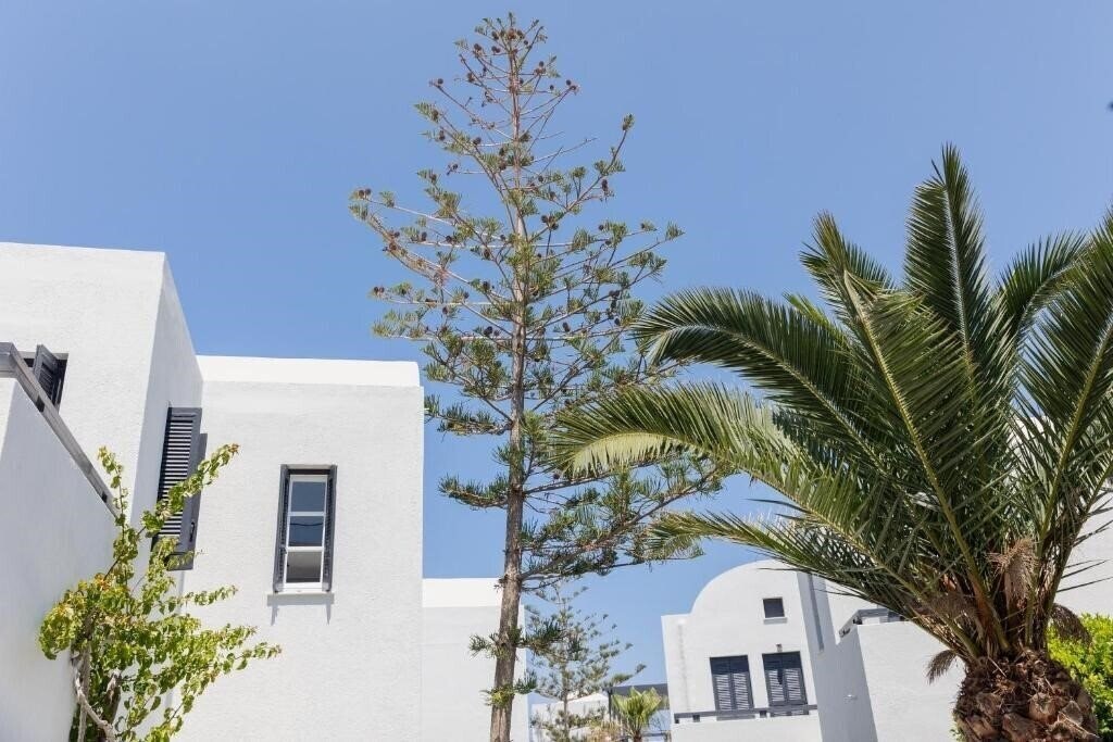 Готель Scorpios Beach Apartments & Studios 4*