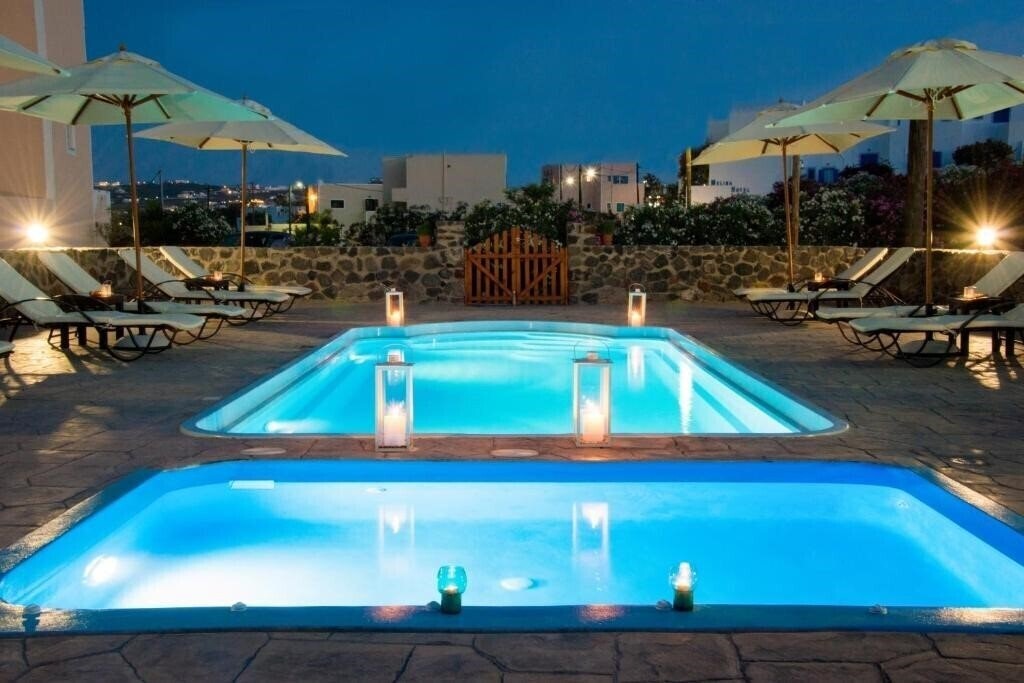 Готель Anessis Apartments 3*