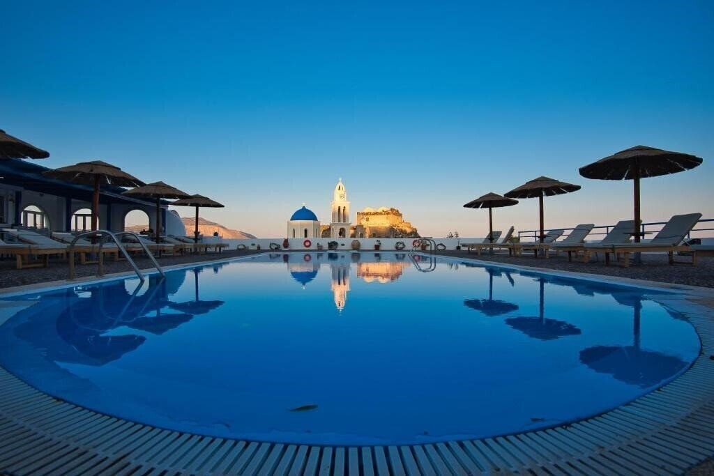 Отель Thira'S Dolphin 3*