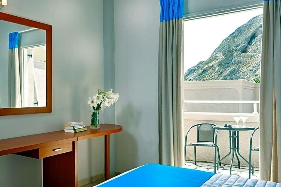 Фотография Argo Hotel (Santorini) 3*