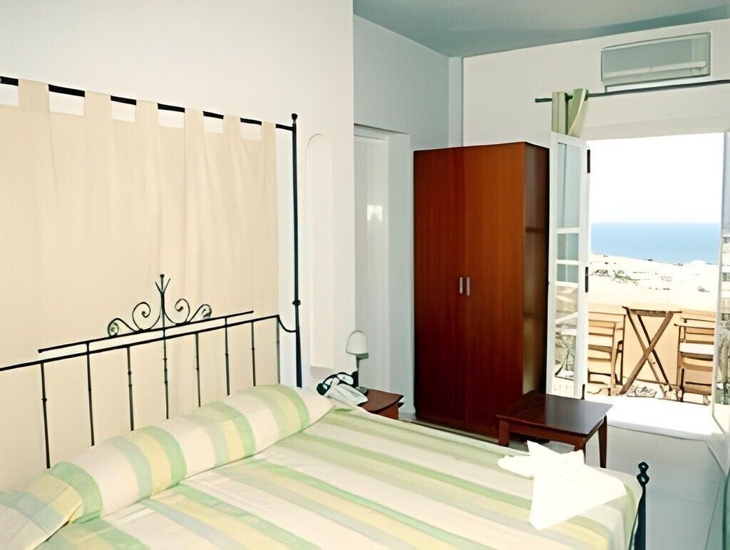 Картинка Argo Hotel (Santorini) 3*