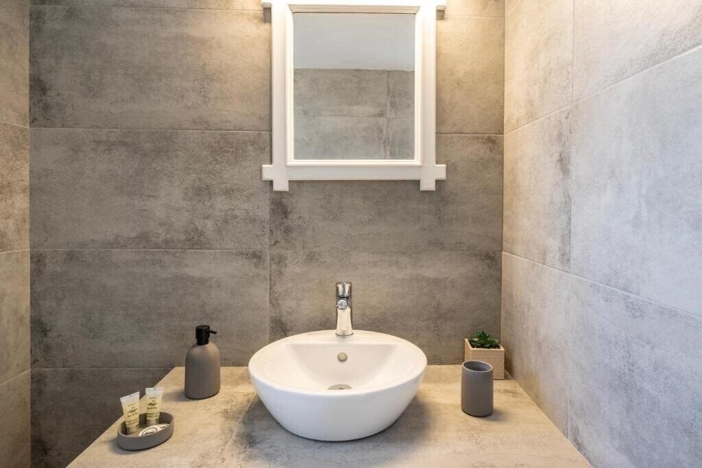 Фото Vrachia Studios & Apartments 3*