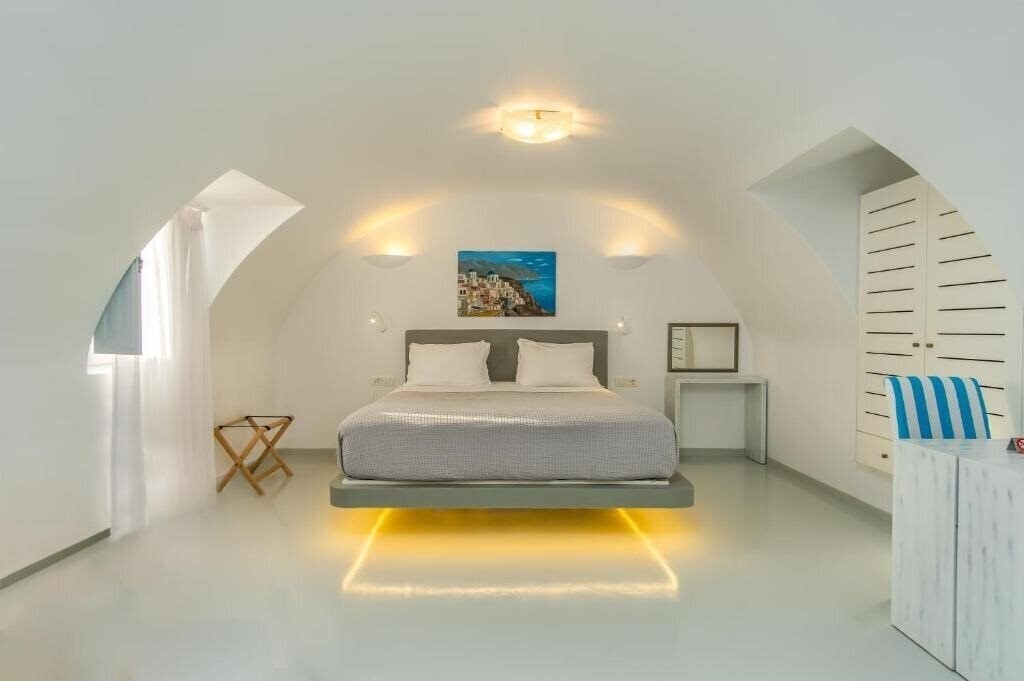 Отель Central Fira Hotel 3*
