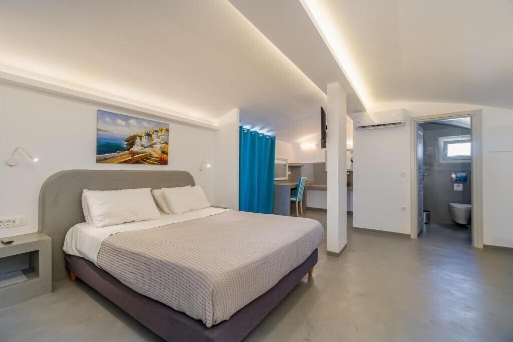 Фото Central Fira Hotel 3*