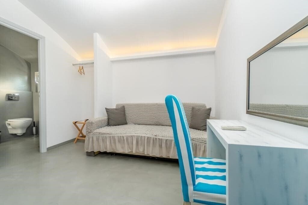 Фотография Central Fira Hotel 3*