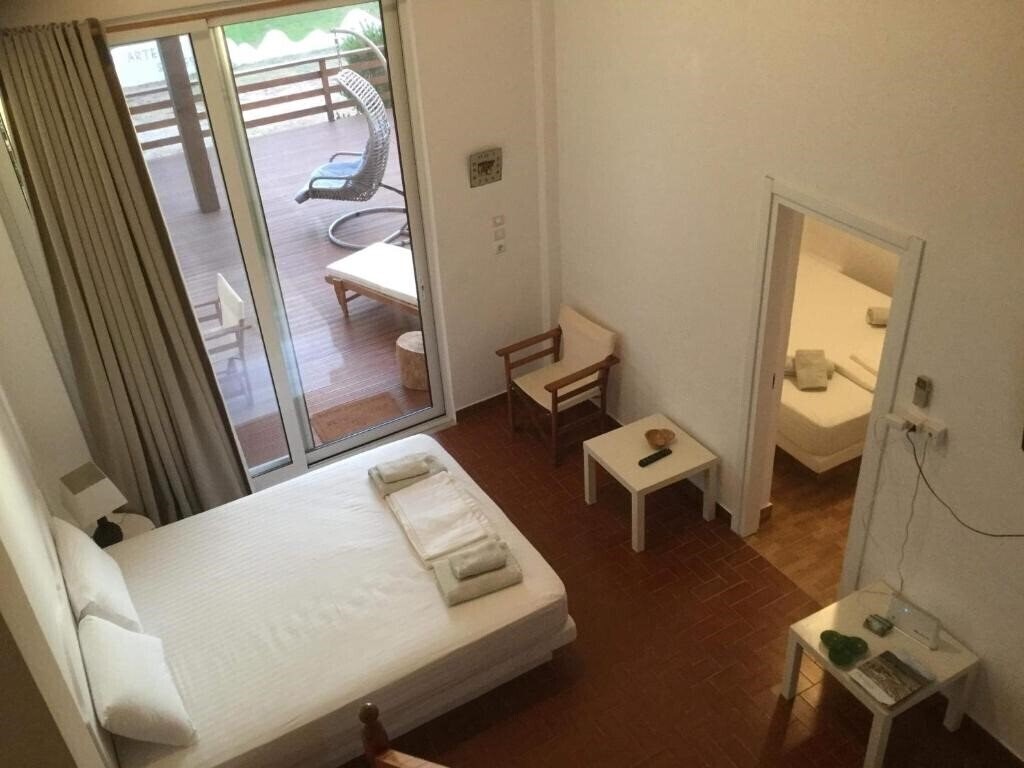Фото Artemis Suites 3*