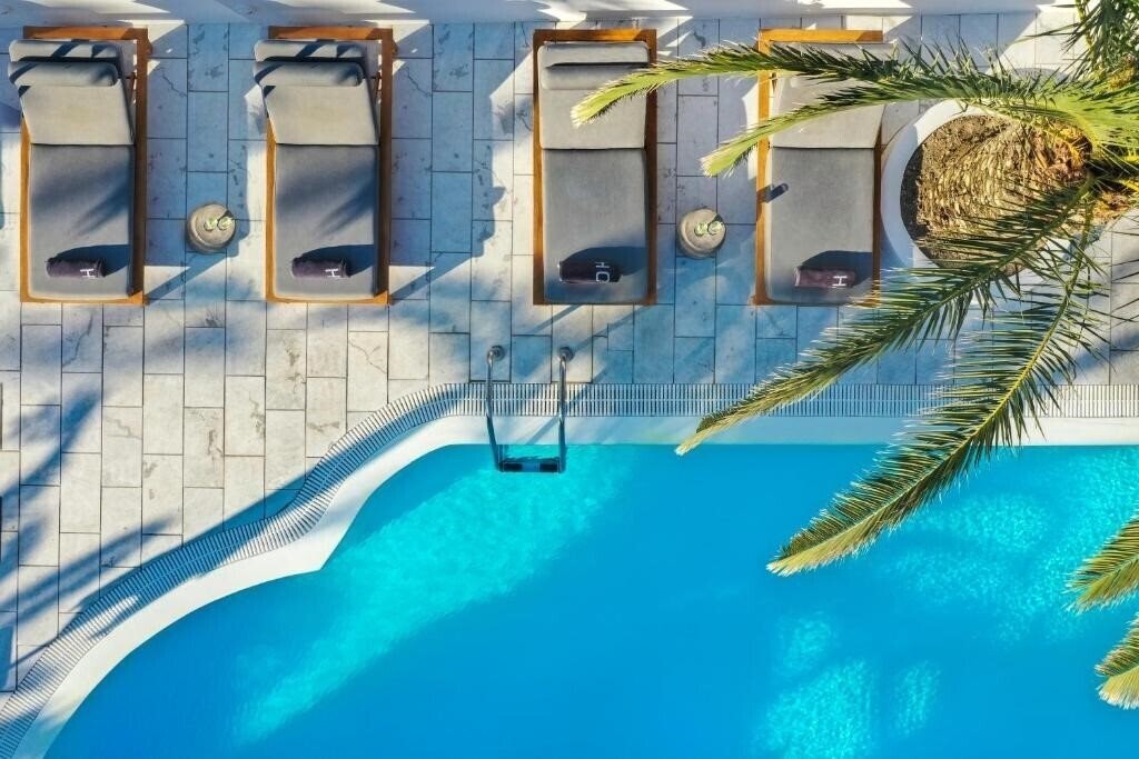 Отель Strogili Hotel 3*