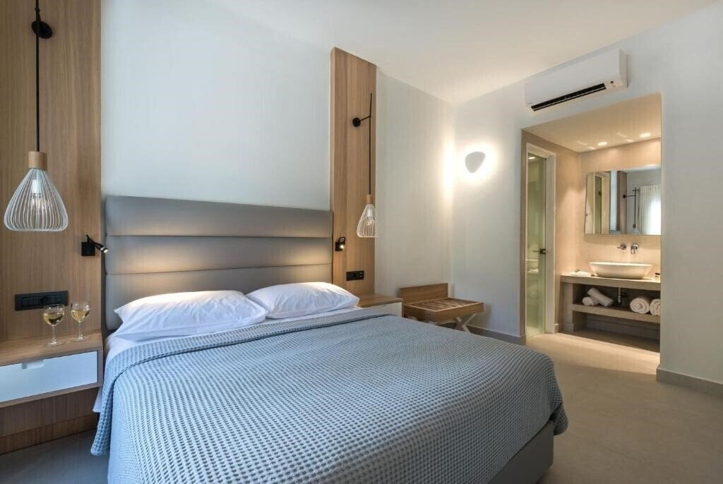 Фото Strogili Hotel 3*