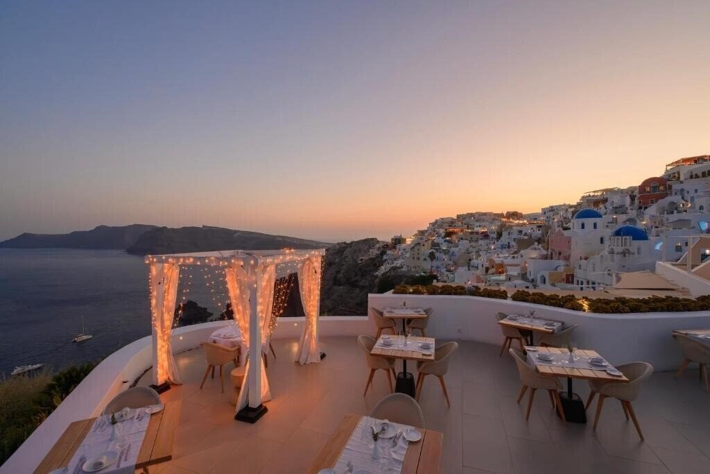 Готель Oia Castle Hotel 5*