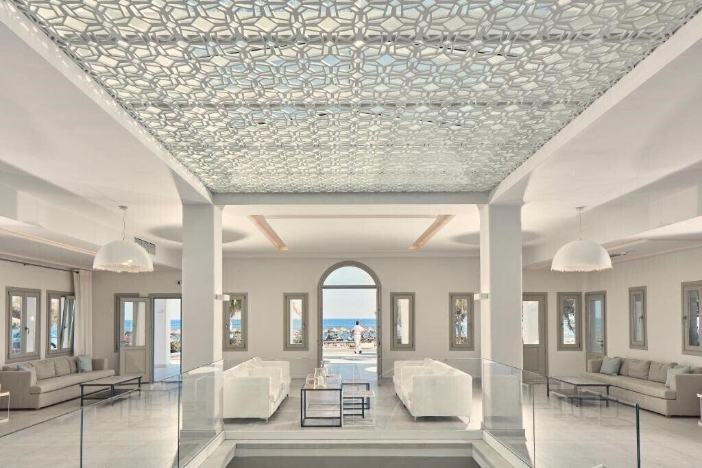 Готель Aqua Blue Hotel Santorini 4*