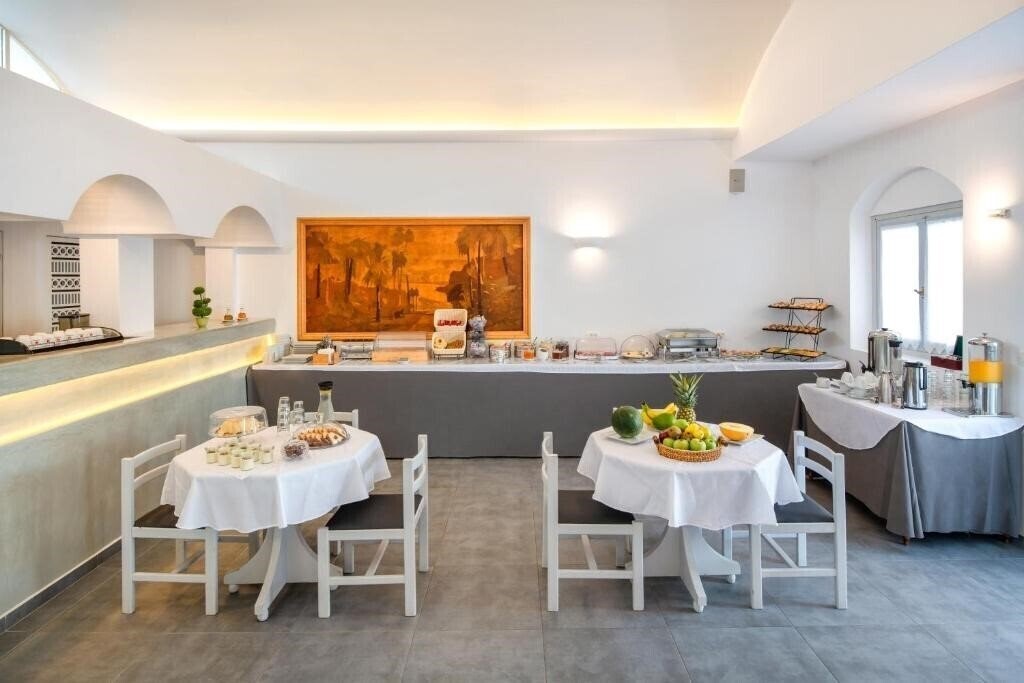 Фото Akrotiri Hotel 2*