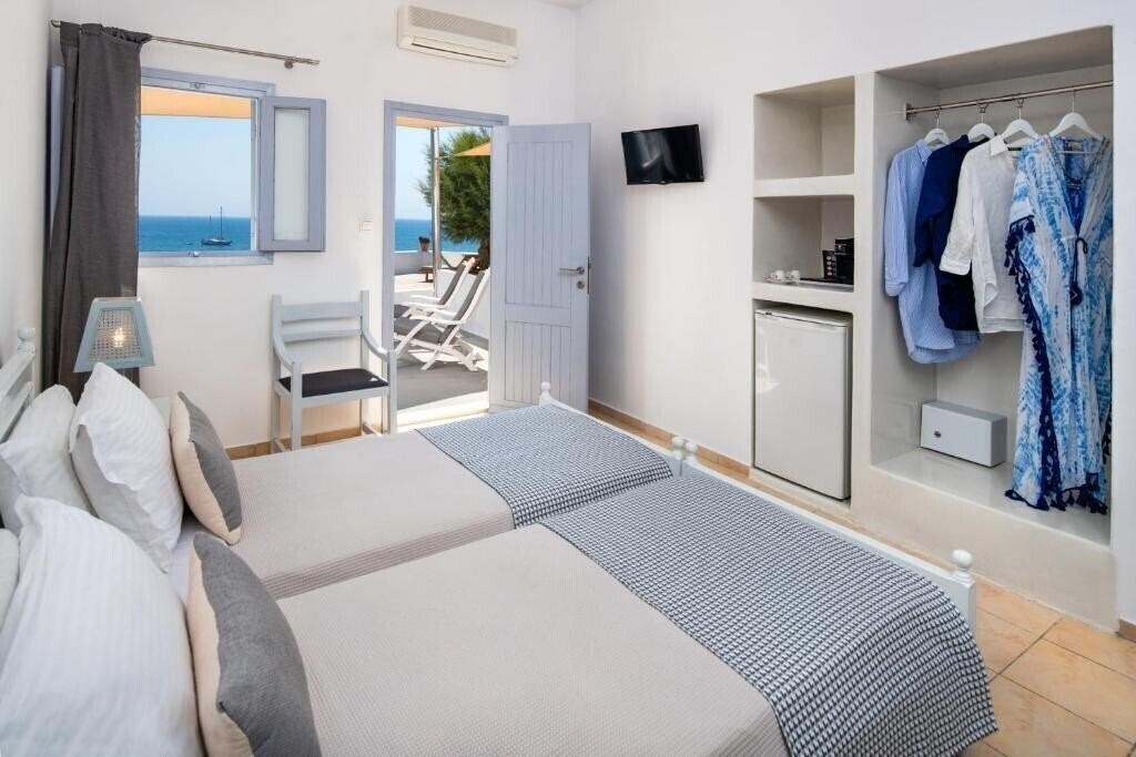 Фотографія Akrotiri Hotel 2*
