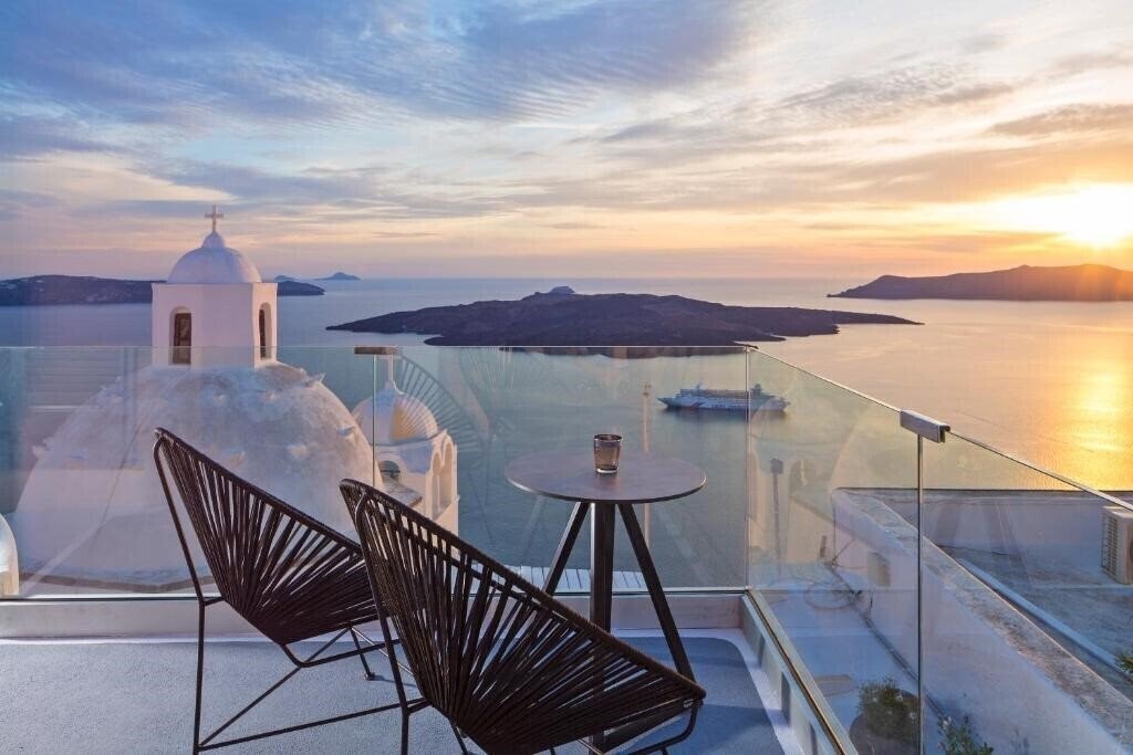 Готель Aroma Suites 4*
