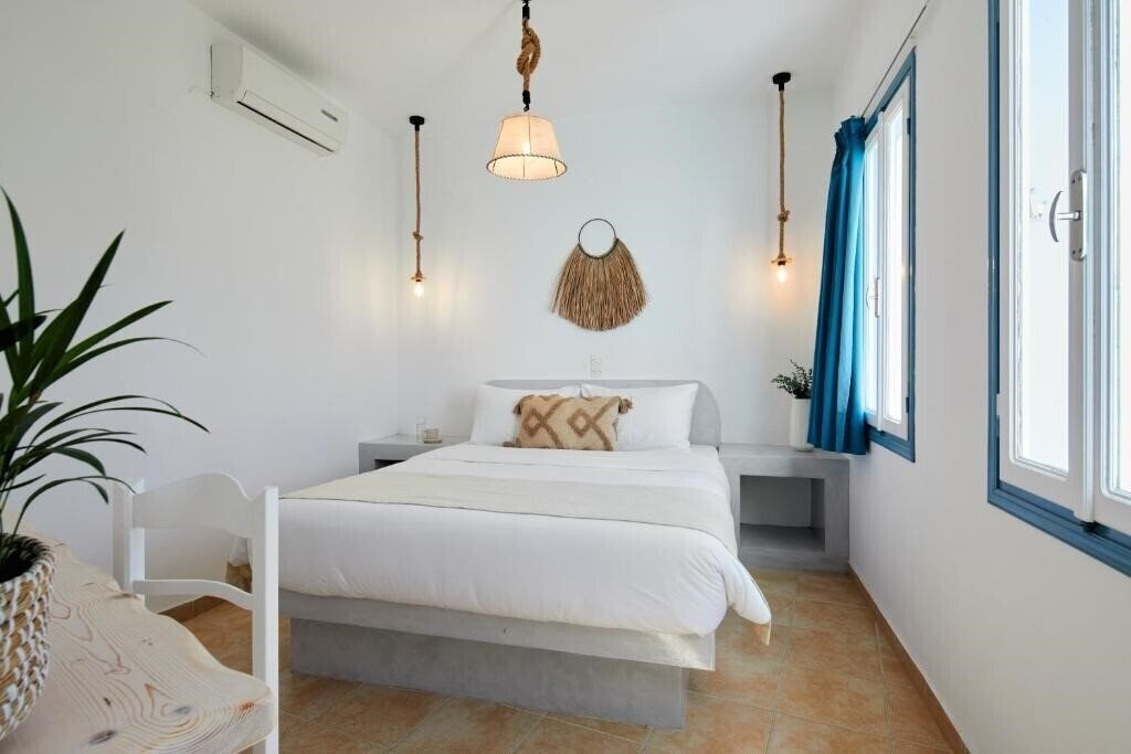 Отель Athiri Santorini Family Friendly Hotel 3*