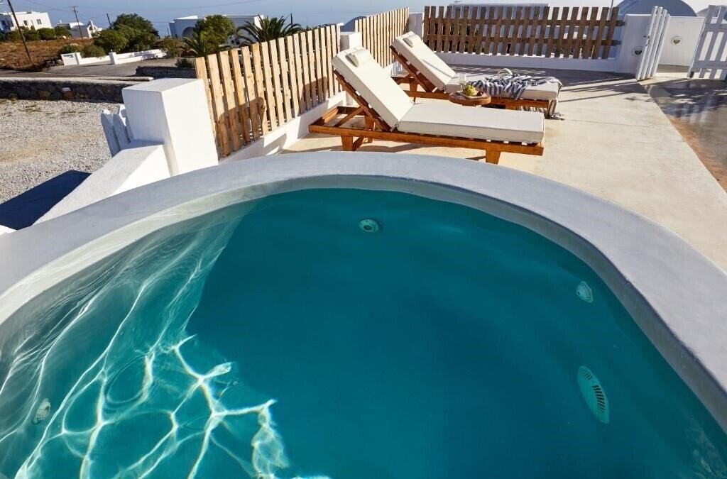 Фото Athiri Santorini Family Friendly Hotel 3*