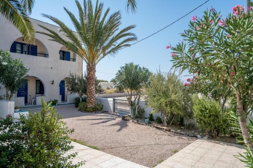 Отель Villa Limnes 3*