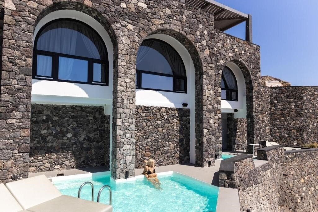 Картинка Charisma Suites 4*