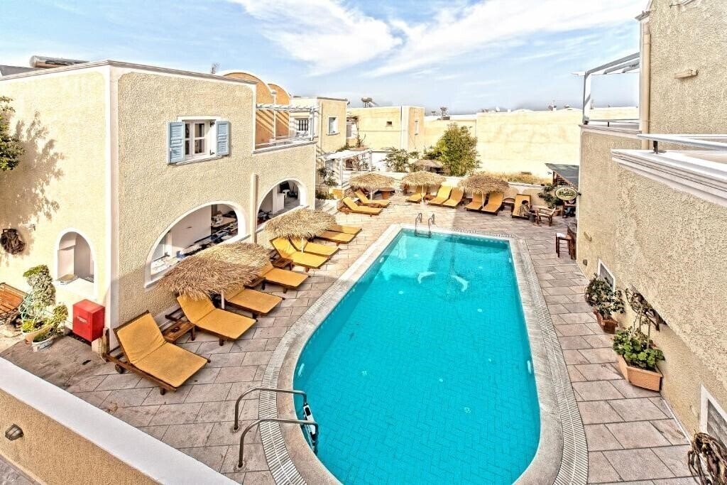 Отель Sellada Apartments 3*