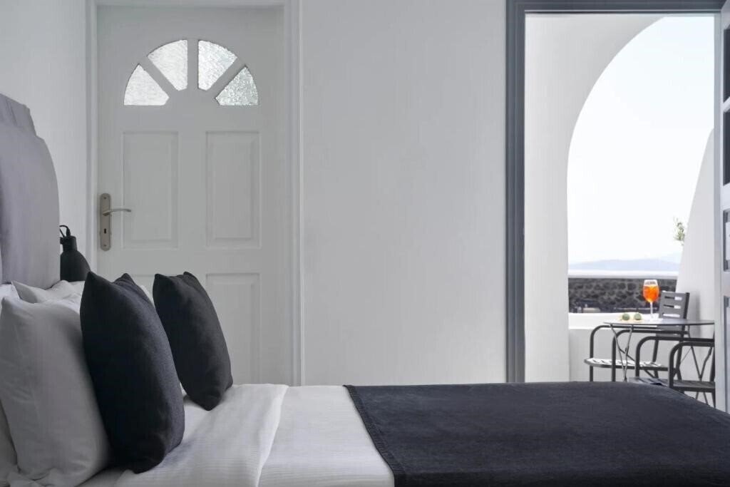 Фото Mr & Mrs White Santorini 4*