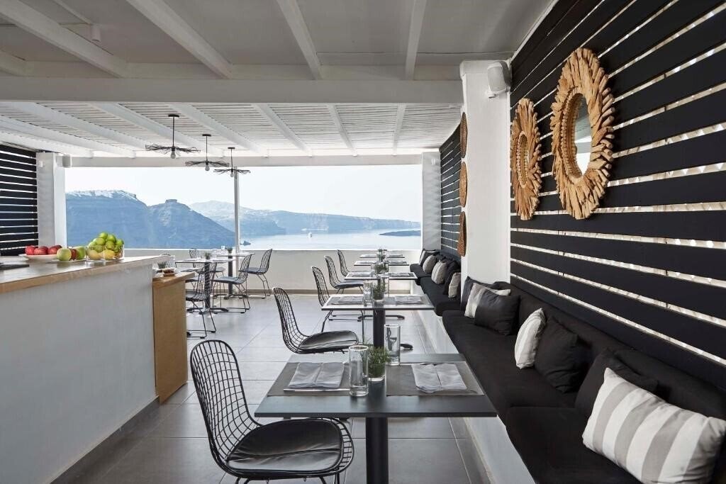 Картинка Mr. & Mrs. White Santorini 4*