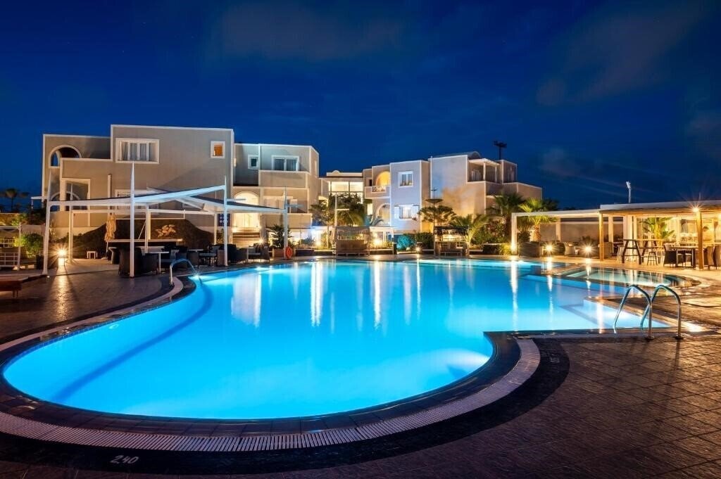 Отель Smy Santorini Suites & Villas 4*