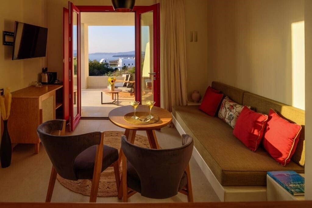 Отель Potnia Theron Suites 5*