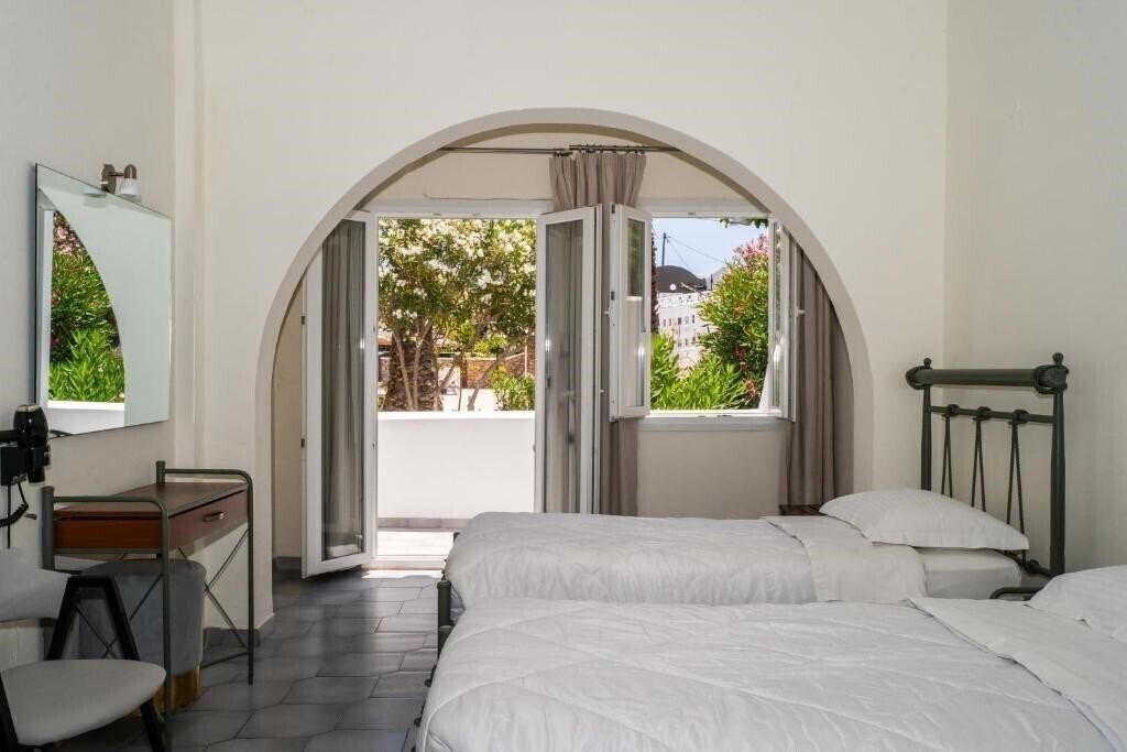 Фото Albatros (Santorini) 4*