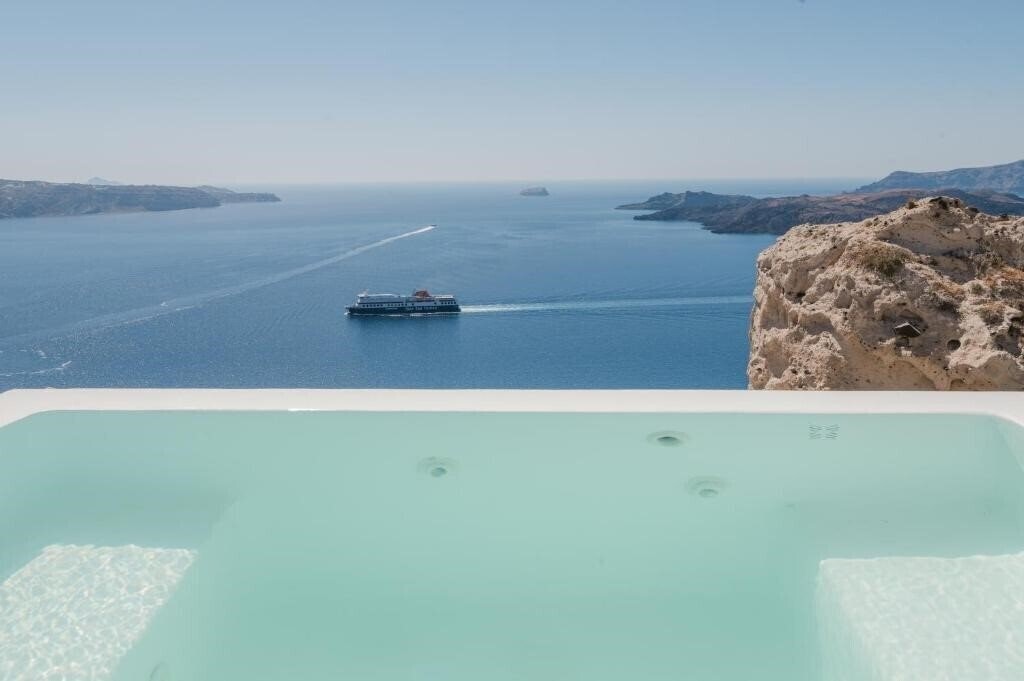 Готель Apeiron Blue Santorini 4*
