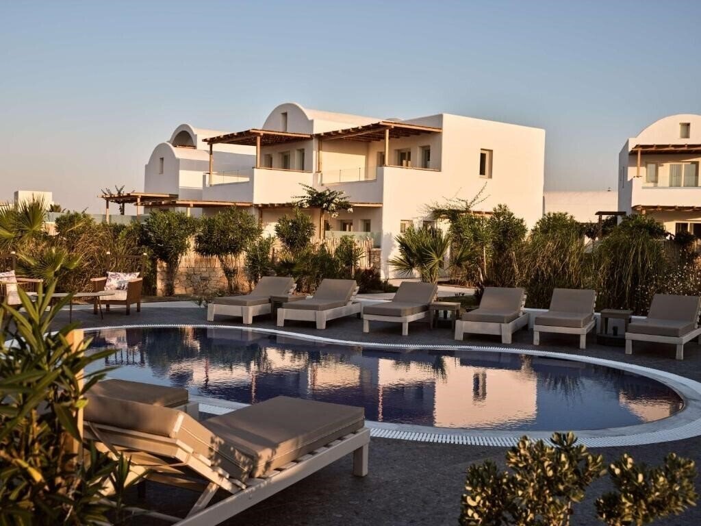 Фото Sea Breeze Beach Resort Curio Collection By Hilton 5*