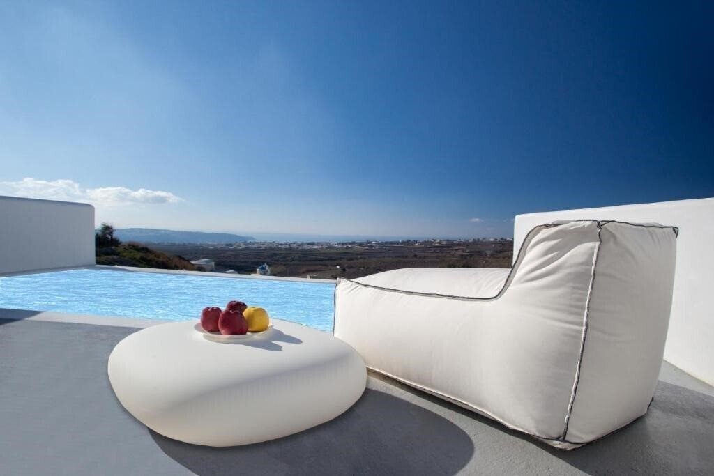 Отель Alunia Incognito Suites 4*