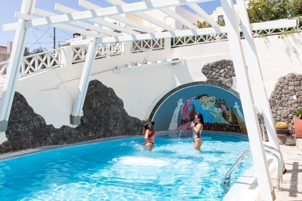 Готель Erato Apartments & Studios 4*