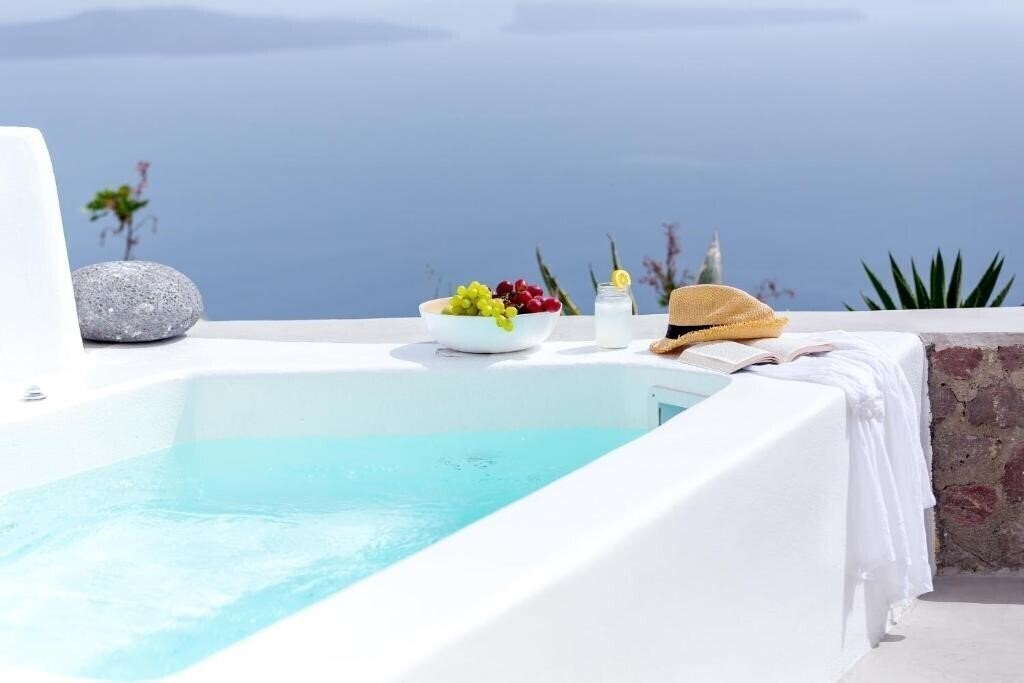 Готель Cleos Dream Villa 4*